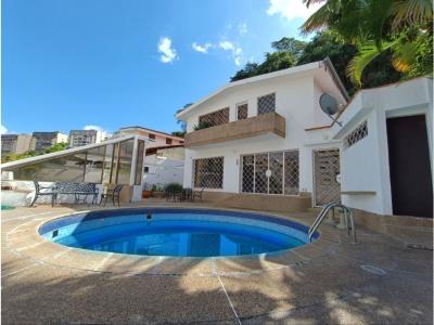 Casa en alquiler con piscina en Santa Fe Norte Baruta Caracas, 190 mt2, 6 habitaciones