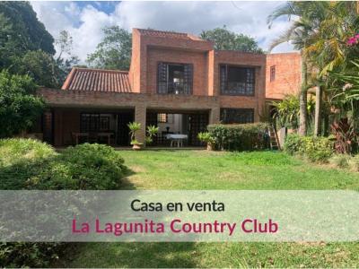 Casa en alquiler en la Lagunita Country Club en calle cerrada, 350 mt2, 4 habitaciones