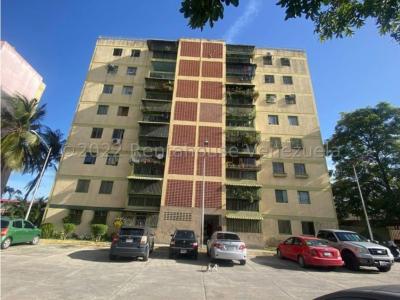 Apartamento venta Av. Libertador Barquisimeto 23-8365 04145265136 LD, 93 mt2, 3 habitaciones