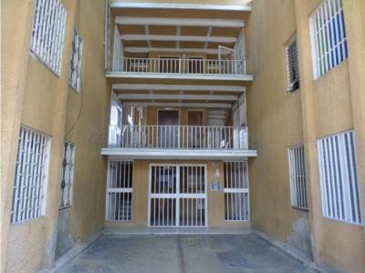 Apartamento en venta Urb. La Mora Cabudare 23-4059 RM 04145148282, 85 mt2, 3 habitaciones