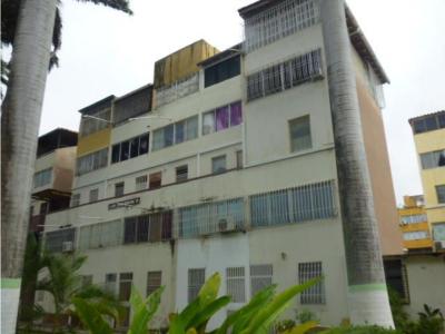 Apartamento en Venta Almariera Cabudare 23-125 SPS 0414-574.03.64, 95 mt2, 2 habitaciones