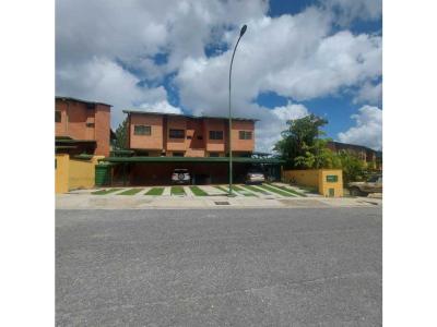 Se vende townhouse 207m² 3h+s/4b+s/2p La Unión Res La Mapora, 207 mt2, 5 habitaciones