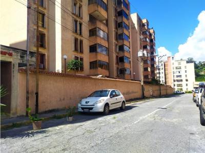 Apartamento en venta Urb Santa Maria Res Altamira Los Teques, 87 mt2, 3 habitaciones