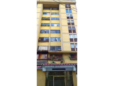 Apartamento se acepta credito Res María Consuelo Calle Paez Los Teques, 102 mt2, 3 habitaciones