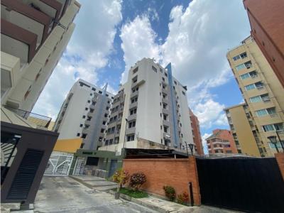 Apartamento en venta en Las Delicias Maracay, 155 mt2, 3 habitaciones