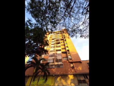 Penthouse en el edificio Galil II Urb Andres Bello Maracay Aragua, 223 mt2, 4 habitaciones