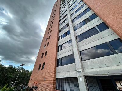 Apartamento en Res. Plaza Jardin, El Recreo. Caracas. PLA-1806, 130 mt2, 3 habitaciones