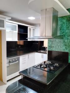 Apartamento en Urb. El Tulipan,  San Diego. SN29