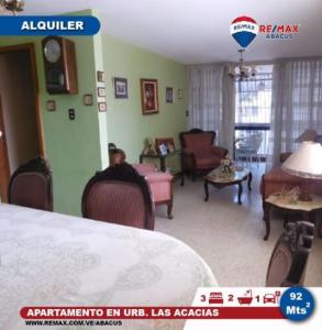 Agradable apartamento en alquiler Ur. Las Acacias, 92 mt2, 2 habitaciones