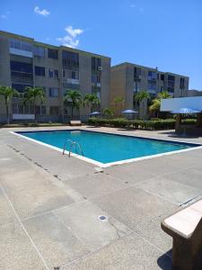 Venta apartamento en Higuerote agua mar, 85 mt2, 3 habitaciones