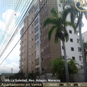 VENTA APARTAMENTO OBRA GRIS URB. LA SOLEDAD, 172 mt2, 4 habitaciones