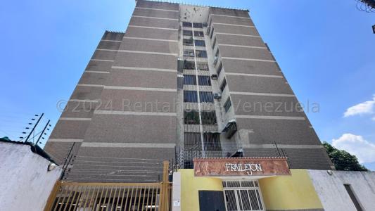 Apartamento en Venta en El Centro de Maracay 24-22879, 75 mt2, 3 habitaciones