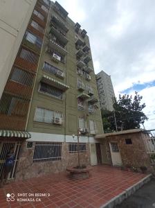 KONKASA vende apto en la urbanización Base Aragua de Maracay, Venezuela, 75 mt2, 3 habitaciones