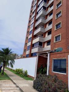 MODERNO APARTAMENTO EN VENTA UBICADO EN EL EDIFICIO VISTA REAL PUERTO ORDAZ CIUDAD GUAYANA VENEZUELA, 128 mt2, 3 habitaciones