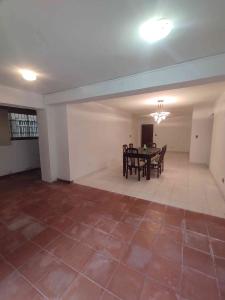 Apartamento en  Venta Conjunto Residencial Trébol en San Antonio de Los Altos Estado Miranda Mc, 150 mt2, 4 habitaciones