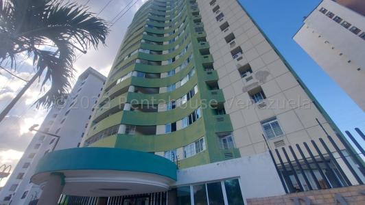 Apartamento en Alquiler ubicado en los Mangos Valencia Carabobo Venezuela Cod 24-12518, 130 mt2, 3 habitaciones