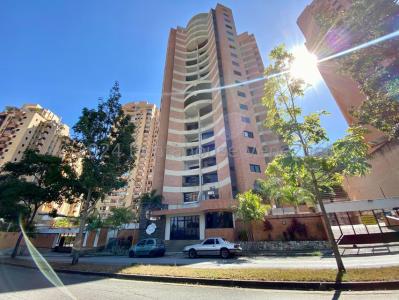 Apartamento en venta para ser decorado a su gusto ubicado en Las Chimeneas Valencia Carabobo Venezue, 132 mt2, 3 habitaciones