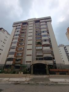 En Venta Apartamento en la Urbanizacion El Trigal, Residencias Domar, Valencia Carabobo, 135 mt2, 3 habitaciones