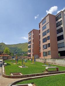 En Venta Espectacular PentHouse en Conjunto Residencial Valle Topacio San Diego Edo Carabobo., 113 mt2, 3 habitaciones