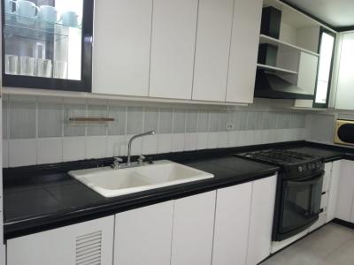 oportunidad de invertir en este amplio y comodo apartamento, cercano a supermercados, panaderias, ce, 98 mt2, 3 habitaciones