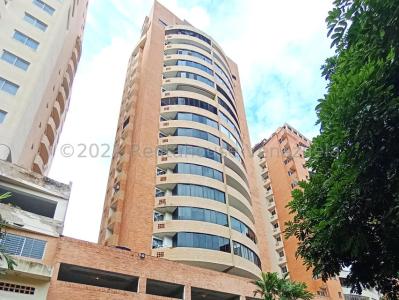 Penthouse en venta con exelentes acabados ubicado en el Parral Valencia Carabobo Cod 23-7802, 339 mt2, 5 habitaciones