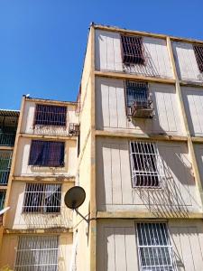 En venta cómodo apartamento en Flor Amarillo , Valencia , 3 habitaciones