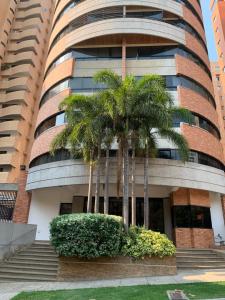 SAMIR TROSEL VENDE LUJOSO Y AMPLIO APARTAMENTO EXCLUSIVO EN RESIDENCIAS FRONTIER URBANIZACION LA TRI, 140 mt2, 3 habitaciones