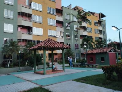 Apartamento planta baja urb paso real San Diego carabobo, 82 mt2, 3 habitaciones