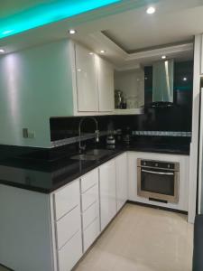 OFRECE EN VENTA APARTAMENTO TOTALMENTE AMOBLADO EN SAN DIEGO CONJUNTO RESIDENCIAS VALLE TOPACIO., 60 mt2, 2 habitaciones