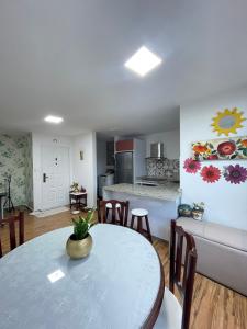 OFRECE EN VENTA IMPECABLE Y REMODELADO APARTAMENTO EN VALLE TOPACIO SAN DIEGO, 57 mt2, 2 habitaciones