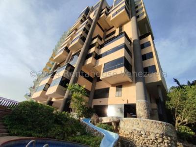 Hermoso y amplio apartamento en venta ubicado en las Chimeneas Valencia Carabobo Venezuela Cod 24-26, 337 mt2, 4 habitaciones