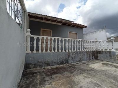 casa en venta urb Yucatán Barquisimeto 22-21676 04145265136 LD, 194 mt2, 4 habitaciones