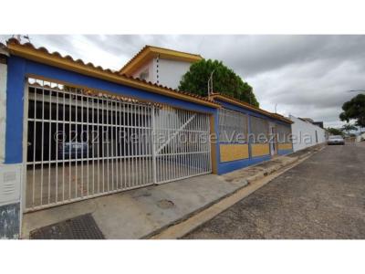 Casa en Venta El Pedregal Barquisimeto RAH 22-13219 M&N 0424-5543093, 400 mt2, 5 habitaciones
