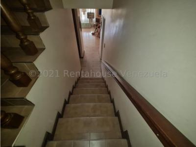 Casa en venta BarqBarisi Barquisimeto 22-11433   jrh, 360 mt2, 4 habitaciones