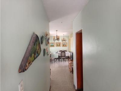 Casa en venta Zona Este nueva Segovia Barquisimeto 22-6069   jrh, 557 mt2, 8 habitaciones