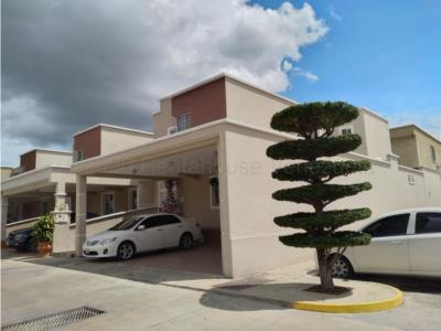 Casa en Venta Ciudad Roca Barquisimeto 22-9784 M&N 04245543093, 184 mt2, 4 habitaciones