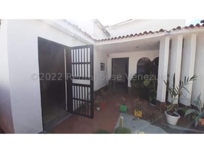 Casa en venta en Centro Barquisimeto Mls# 22-16376 FCB , 380 mt2, 3 habitaciones