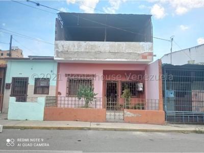 Casa en venta en el Centro Barquisimeto Mls# 22-17589 FCB , 99 mt2, 2 habitaciones