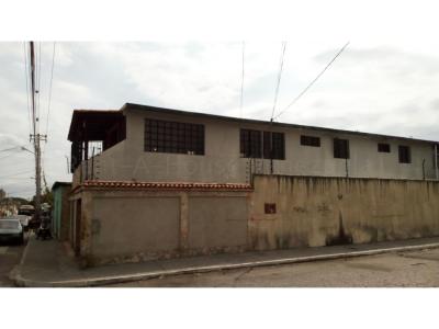 Casa en venta en Centro Barquisimeto Mls# 22-5124 FCB , 148 mt2, 5 habitaciones
