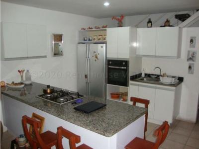 Casa en venta en El Este de Barquisimeto Mls#22-21162 fcb, 174 mt2, 4 habitaciones
