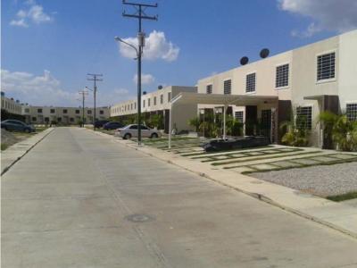 Casa en venta en Terrazas de La Ensenada Barquisimeto Mls#22-14214 fcb, 79 mt2, 2 habitaciones