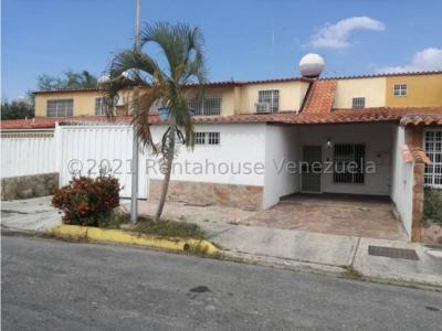 Casa en venta en Los Cardones Barquisimeto Mls#22-21501 FCB, 232 mt2, 5 habitaciones