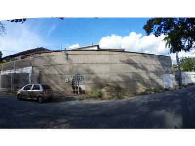 Casa en venta en Colinas De Santa Rosa Barquisimeto Mls#22-6835 fcb, 605 mt2, 4 habitaciones
