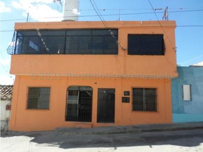 Casa en venta en Centro Barquisimeto Mls# 22-2300 FCB , 152 mt2, 3 habitaciones