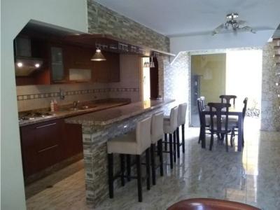 Casa en venta en Hacienda Yucatan Barquisimeto Mls# 22-17908 FCB , 95 mt2, 4 habitaciones