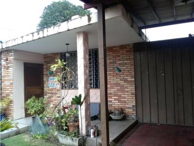 Casa en venta en el Centro Barquisimeto Mls# 22-7814 FCB , 344 mt2, 3 habitaciones