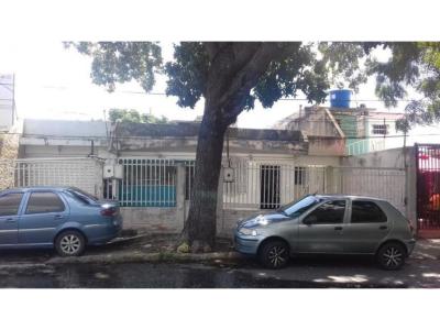 Casa en venta en El Este de Barquisimeto Mls#21-16348 fcb, 275 mt2, 4 habitaciones