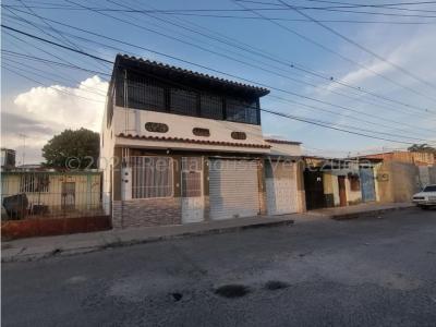 Casa en venta en el Centro Barquisimeto Mls# 22-11550 FCB , 200 mt2, 4 habitaciones