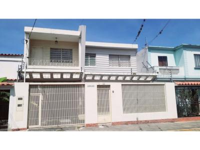 Casa en venta en Centro Barquisimeto Mls# 22-9757 FCB , 442 mt2, 7 habitaciones