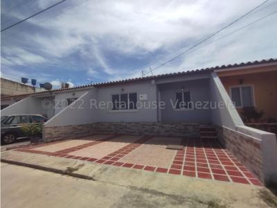 Casa en Venta Los Bucares Cabudare 22-28307 M&N 04145093007, 135 mt2, 3 habitaciones